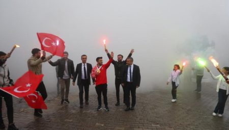 Avrupa şampiyonu Harun Algül’e coşkulu karşılama