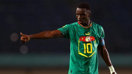 Fenerbahçe Diouf’u evvel ameliyat ettirdi, sonra 5 yıllık kontrat imzaladı