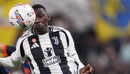 Galatasaray ve Fenerbahçe ile anılıyordu: Oynamak istediği kadrosu açıkladı