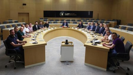 Bakan Bayraktar, Doruk Madencilik emekçileriyle görüştü
