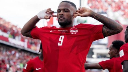 Dzeko’lu Bosna Hersek sonunu getiremedi! Kanada’yı Larin kurtardı