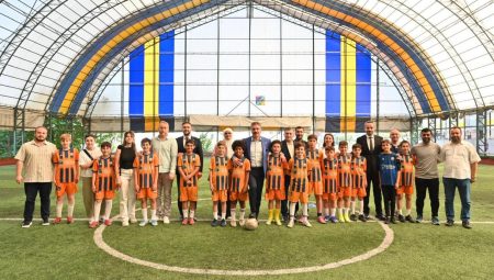 TBMM Adaket Komisyonu Başkanı Cüneyt Yüksel’den Sinop Spor’a takviye ziyareti